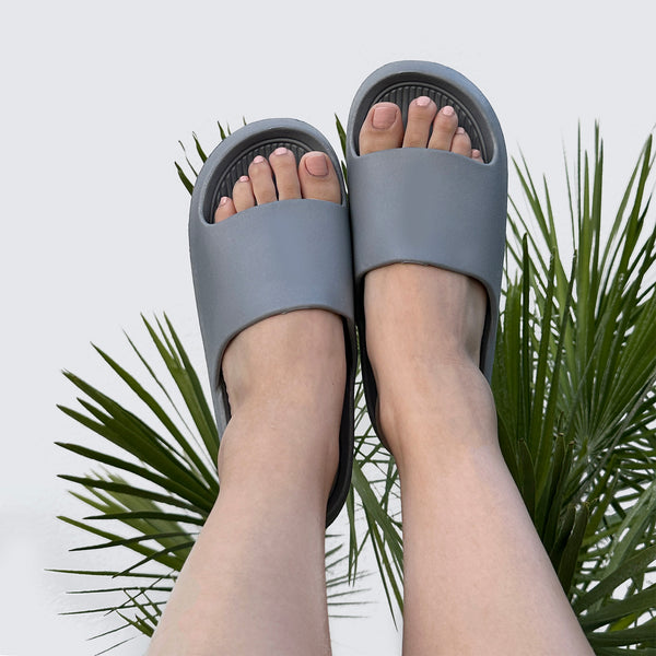 LAVRA Women's Summer Slides Comfortable Cloud Slippers Beach Sandals